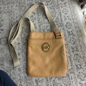 Michael kors crossbody bag